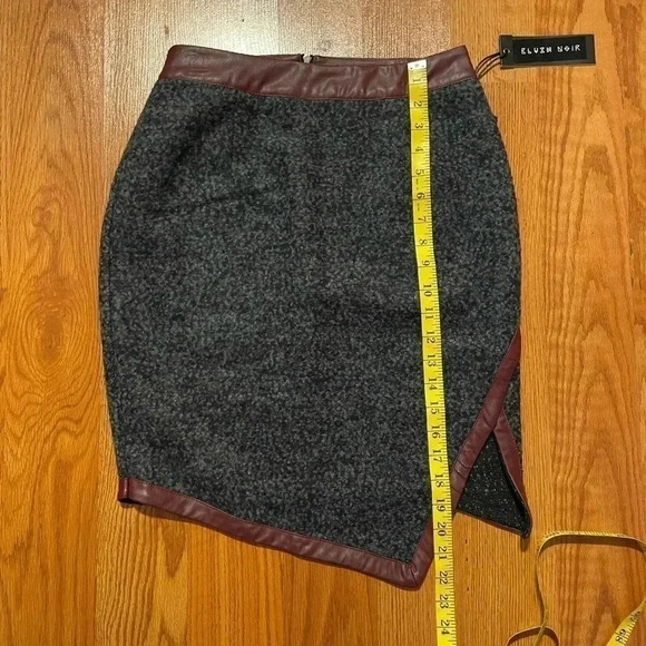 Blush Noir Size S Mini Skirt Faux Leather Burgundy Trim Gray Wool Blend NEW FLAW - Picture 12 of 12